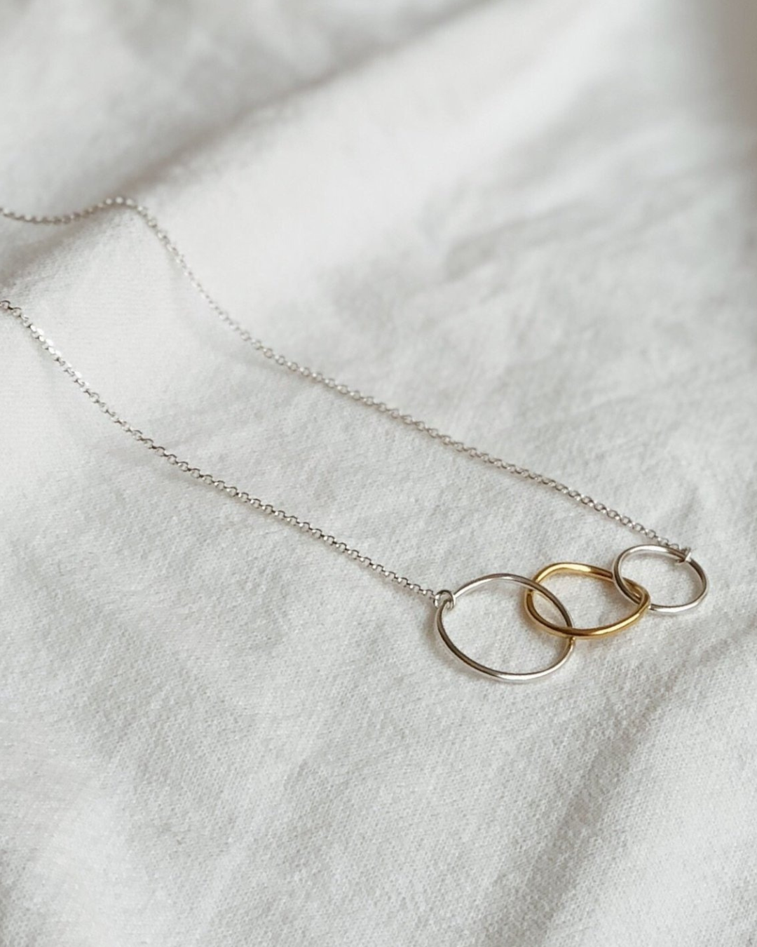 all that is three circle necklace gold