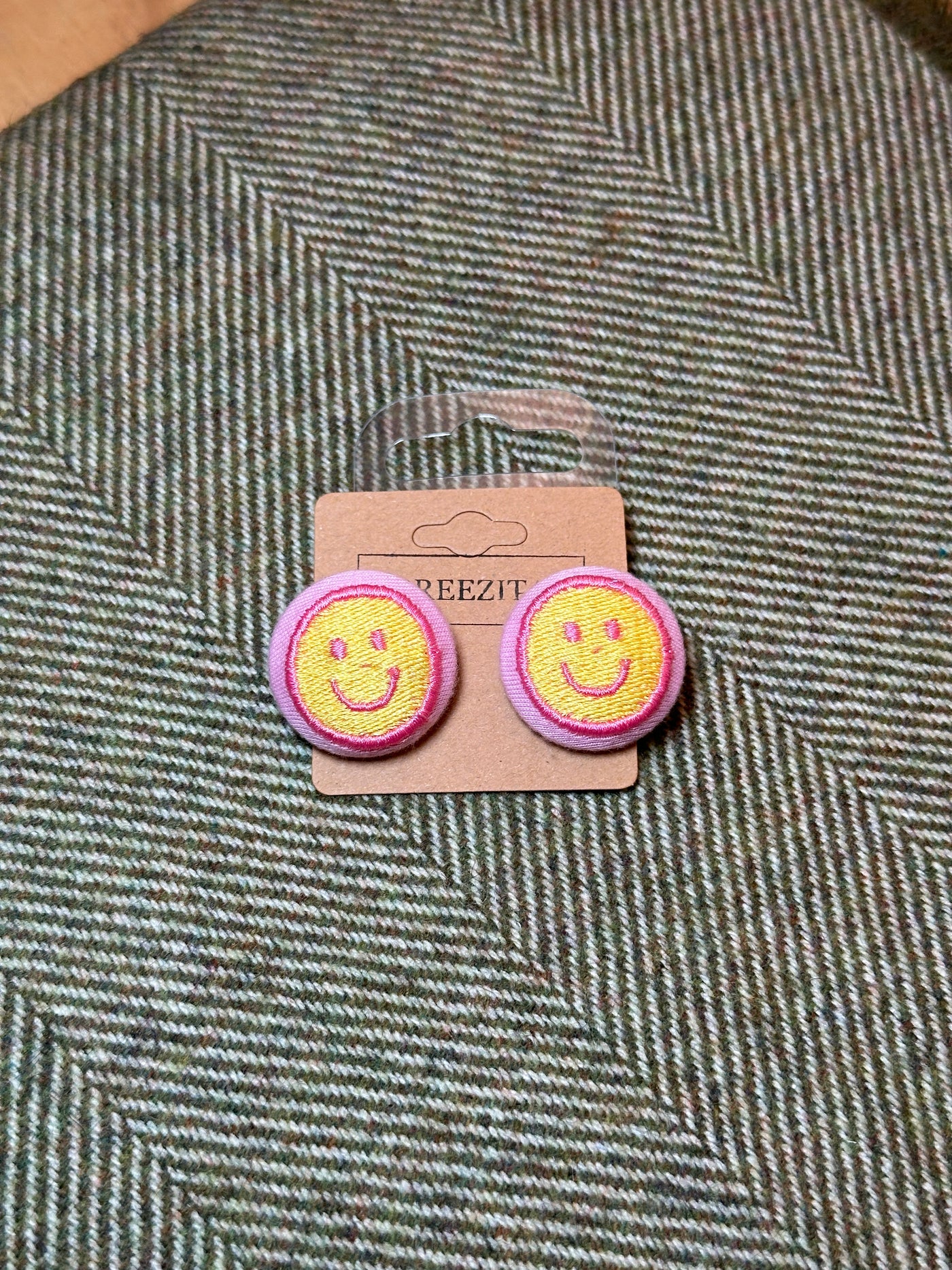 Smiley Face Button Earrings | Breezita