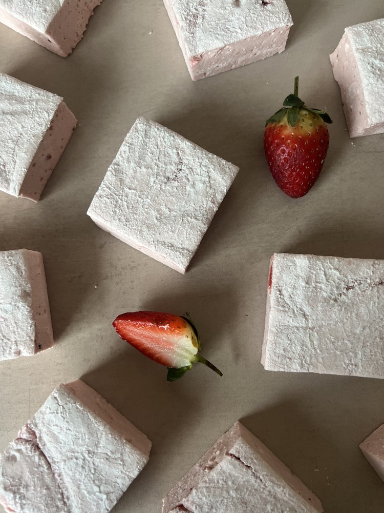 The Mallow Makers | Jumbo Marshmallows strawberry